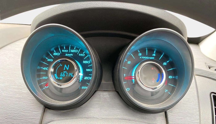 2020 Mahindra XUV500 W5, Diesel, Manual, 66,728 km, Odometer Image