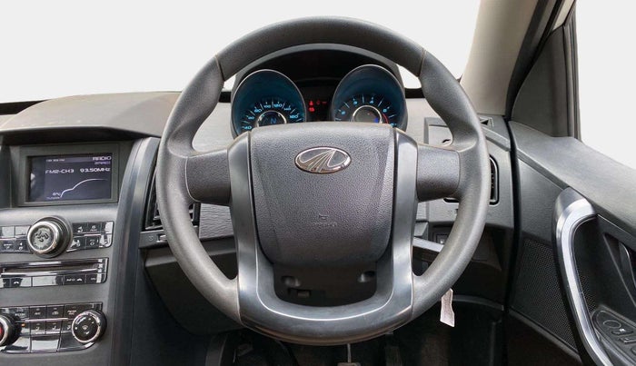 2020 Mahindra XUV500 W5, Diesel, Manual, 66,728 km, Steering Wheel Close Up