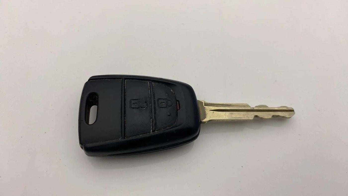 2019 Hyundai Grand i10 MAGNA 1.2 KAPPA VTVT, Petrol, Manual, 27,206 km, Key Close Up