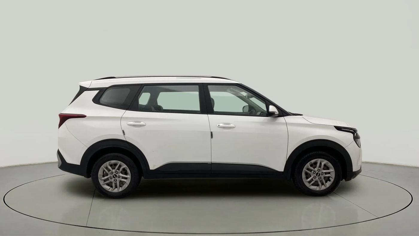 2022 KIA CARENS PRESTIGE 1.4 PETROL 7 STR, Petrol, Manual, 38,640 km, Right Side View