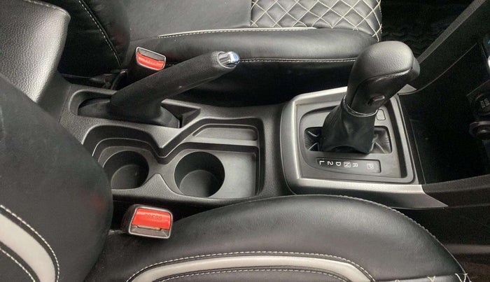 2020 Maruti Vitara Brezza ZXI PLUS AT DUAL TONE SHVS, Petrol, Automatic, 52,728 km, Gear Lever