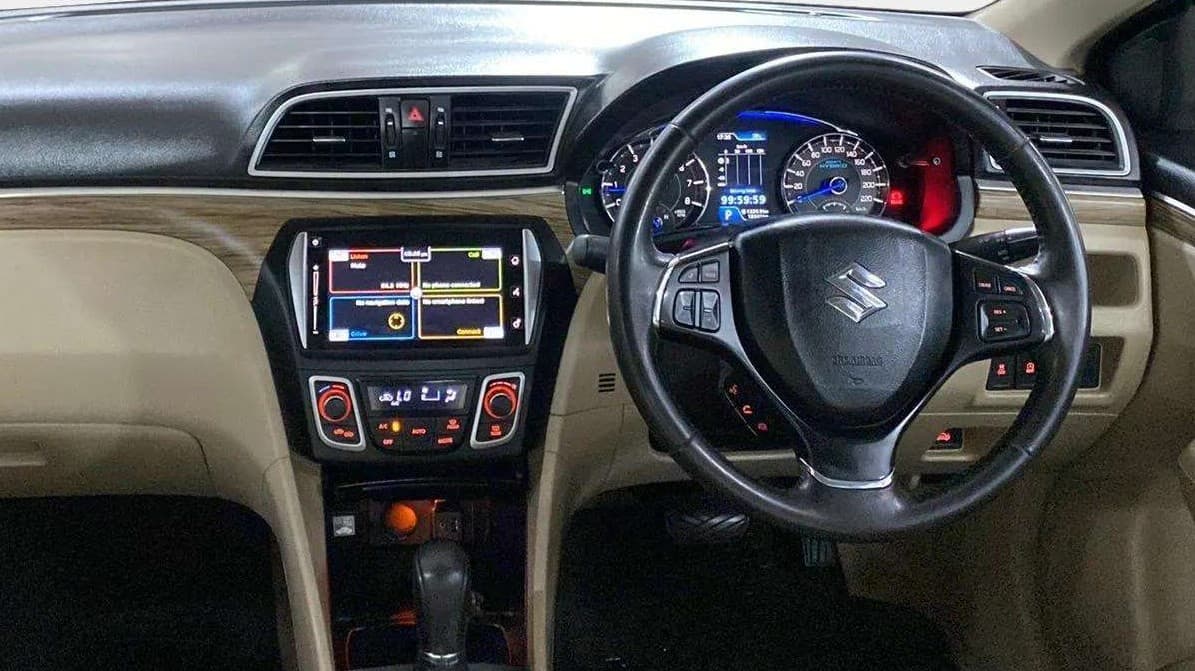 2019 Maruti Ciaz ALPHA  AT 1.5 SHVS PETROL, Petrol, Automatic, 18,619 km, Steering Wheel Close Up
