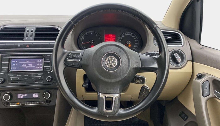 2013 Volkswagen Vento HIGHLINE 1.6 MPI, Petrol, Manual, 51,927 km, Steering Wheel Close Up