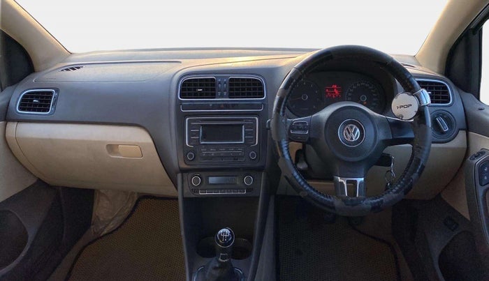 2013 Volkswagen Vento HIGHLINE 1.6 MPI, Petrol, Manual, 82,461 km, Dashboard
