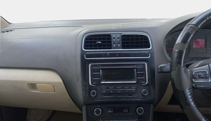 2013 Volkswagen Vento HIGHLINE 1.6 MPI, Petrol, Manual, 82,461 km, Air Conditioner