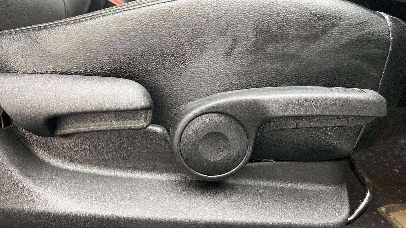 2015 Maruti Ciaz ZXI+ RS, Petrol, Manual, 70,061 km, Driver Side Adjustment Panel