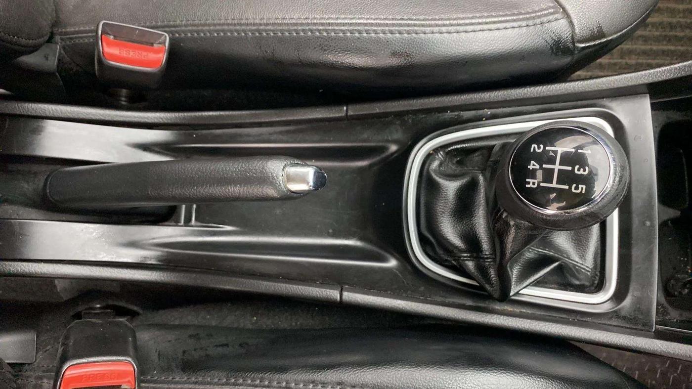 2015 Maruti Ciaz ZXI+ RS, Petrol, Manual, 70,061 km, Gear Lever