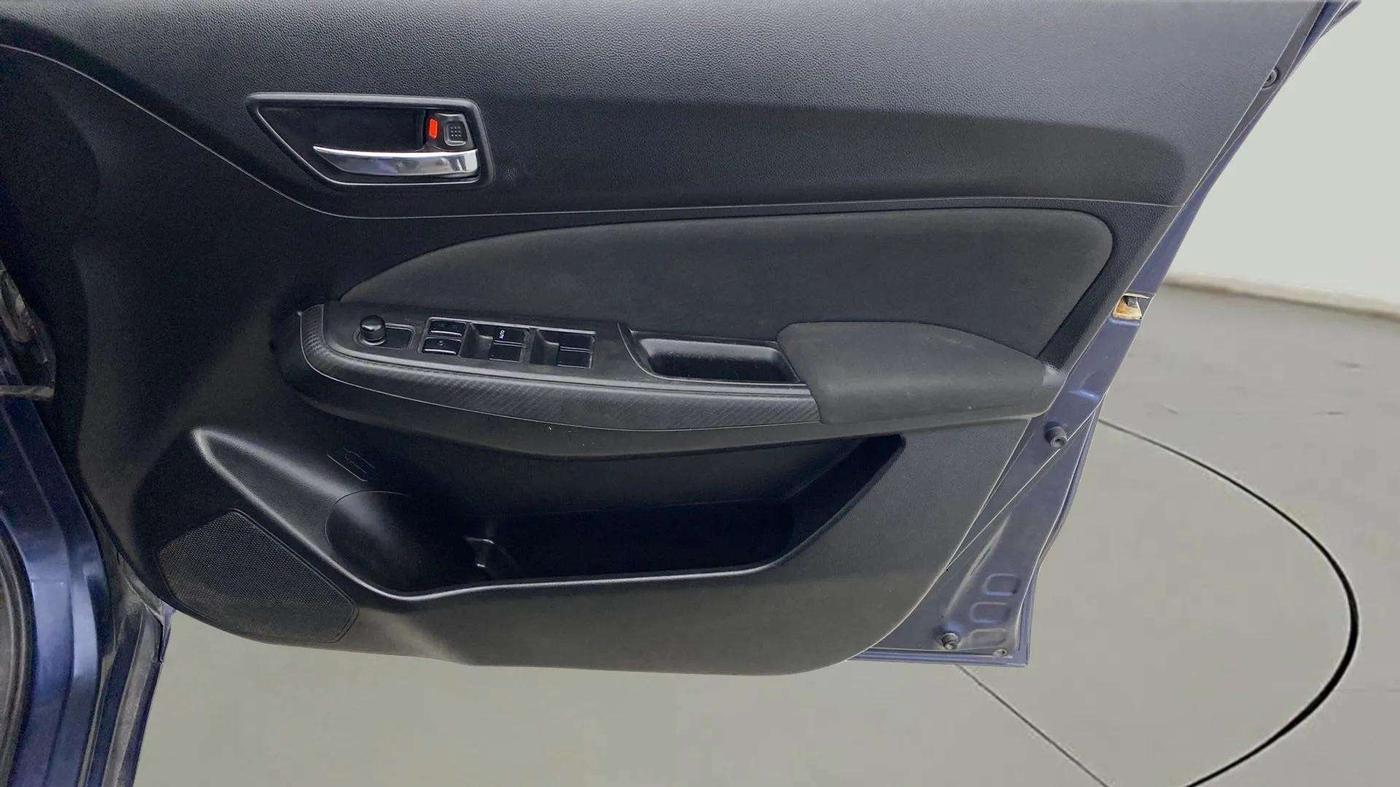 2018 Maruti Swift VXI, Petrol, Manual, 41,576 km, Driver Side Door Panels Control