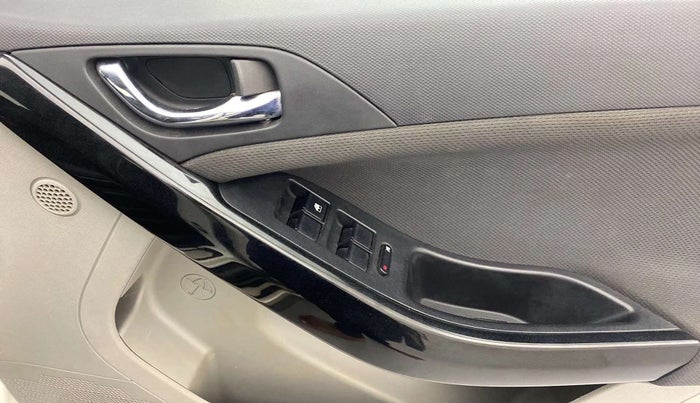 2019 Tata NEXON XZA PLUS PETROL, Petrol, Automatic, 30,924 km, Driver Side Door Panels Control