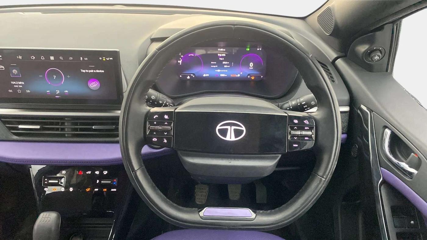 2024 Tata NEXON FEARLESS PURPLE + SUNROOF DUAL TONE 1.2 PETROL, Petrol, Manual, 9,643 km, Steering Wheel Close Up