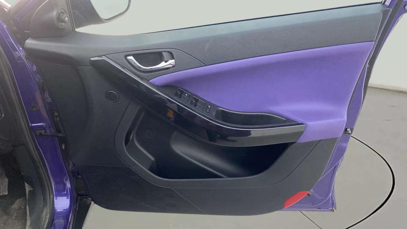2024 Tata NEXON FEARLESS PURPLE + SUNROOF DUAL TONE 1.2 PETROL, Petrol, Manual, 9,643 km, Driver Side Door Panels Control