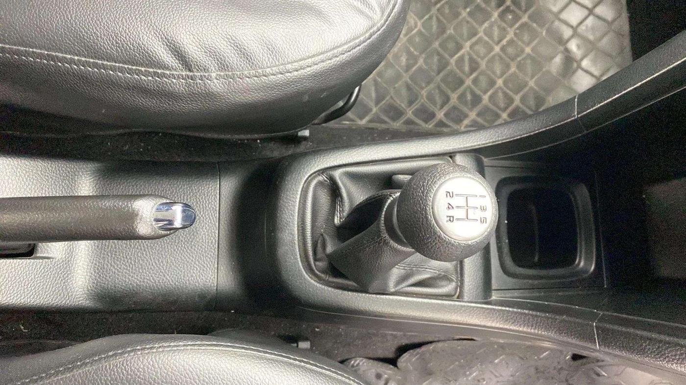 2013 Maruti Swift VXI, Petrol, Manual, 43,296 km, Gear Lever