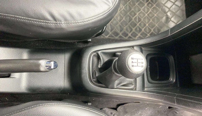 2013 Maruti Swift VXI, Petrol, Manual, 43,296 km, Gear Lever