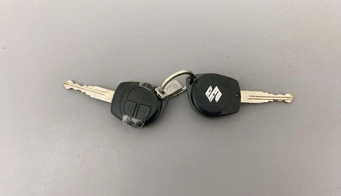 2013 Maruti Swift VXI, Petrol, Manual, 43,296 km, Key Close Up