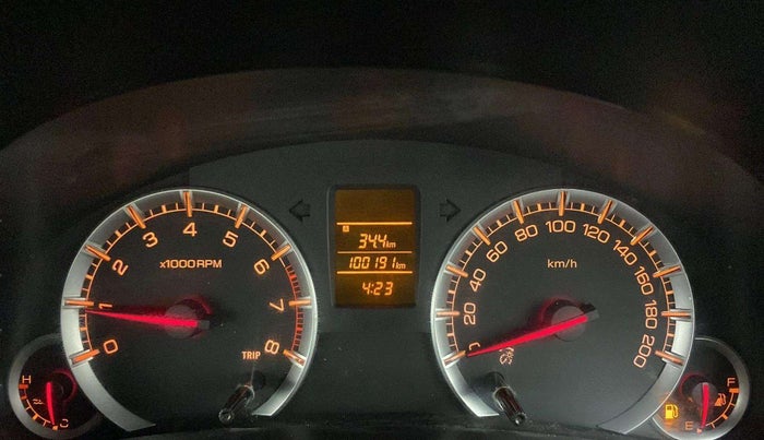 2014 Maruti Swift VXI, Petrol, Manual, 1,00,247 km, Odometer Image