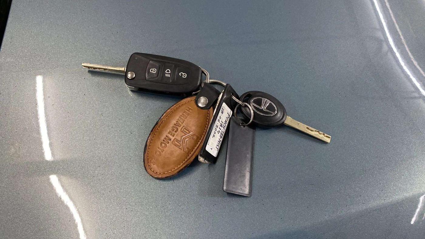 2022 Tata PUNCH ADVENTURE MT, Petrol, Manual, 9,563 km, Key Close Up