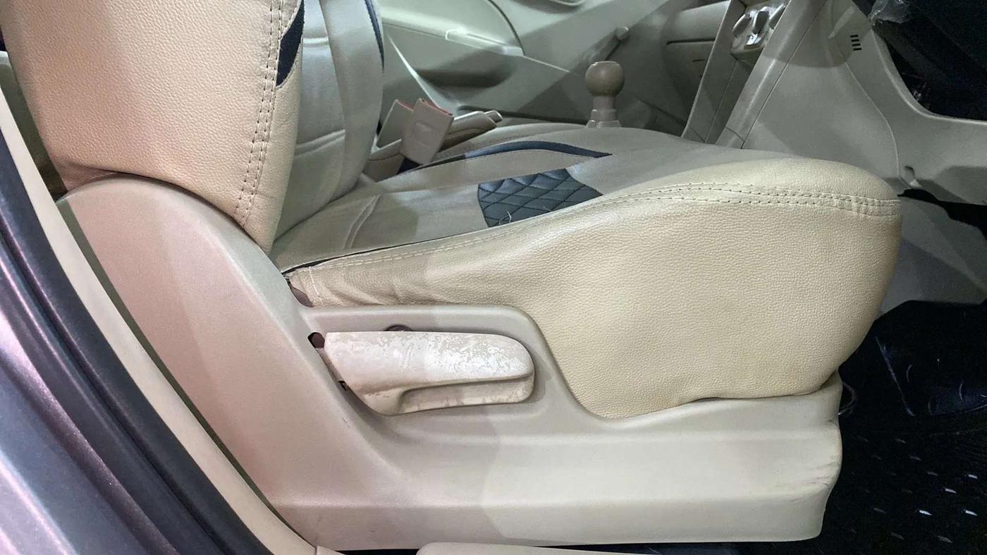 2013 Maruti Swift Dzire LXI, Petrol, Manual, 48,367 km, Driver Side Adjustment Panel
