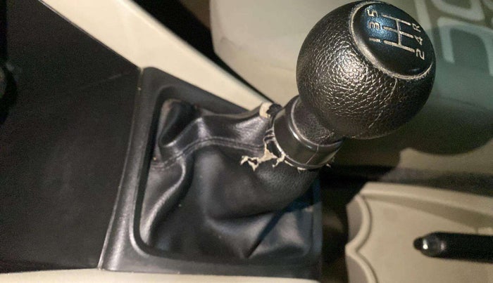 2021 Maruti Celerio VXI CNG, CNG, Manual, 75,979 km, Gear lever - Boot cover slightly torn