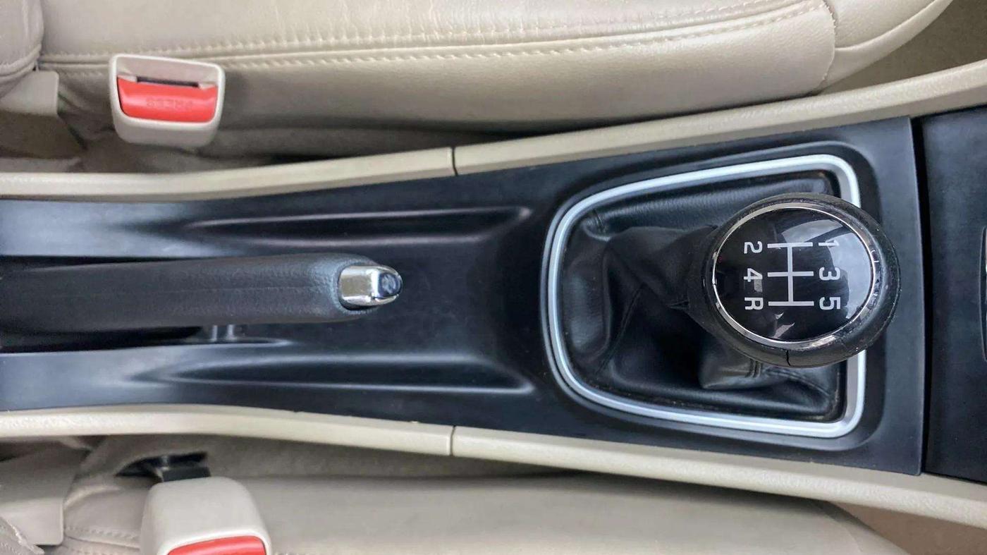 2017 Maruti Ciaz ALPHA 1.4 PETROL, Petrol, Manual, 22,858 km, Gear Lever