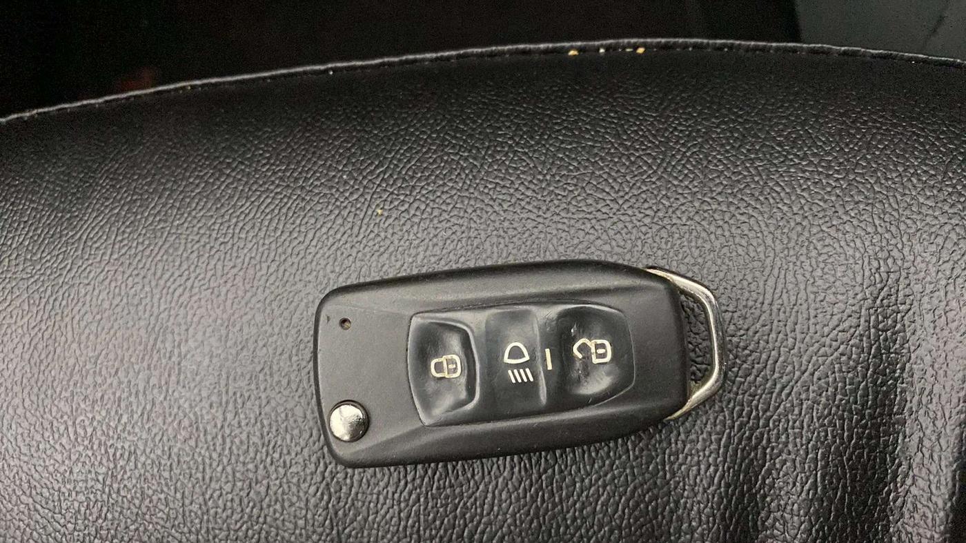 2017 Tata TIGOR XT PETROL, Petrol, Manual, 61,739 km, Key Close Up