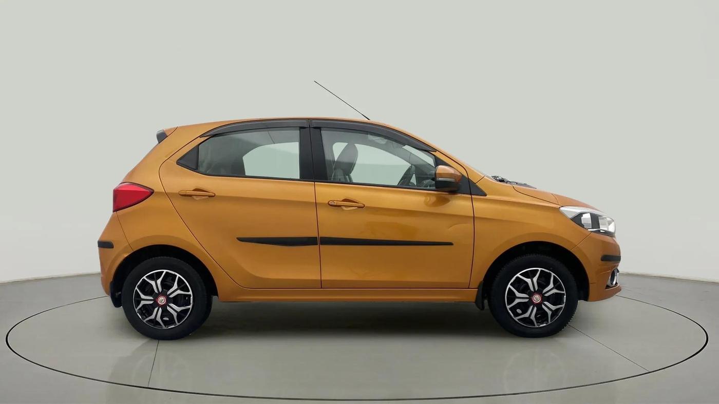 2016 Tata Tiago XZ PETROL, Petrol, Manual, 56,751 km, Right Side View