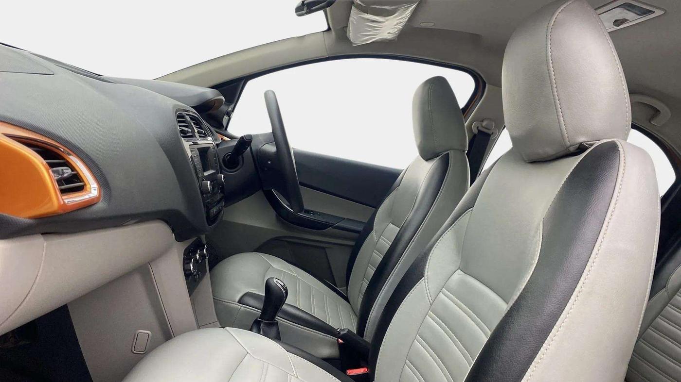 2016 Tata Tiago XZ PETROL, Petrol, Manual, 56,751 km, Right Side Front Door Cabin