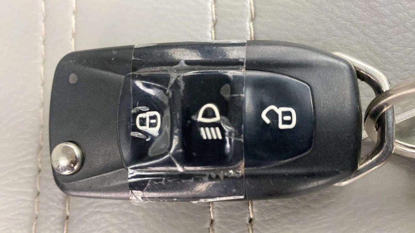 2016 Tata Tiago XZ PETROL, Petrol, Manual, 56,751 km, Key Close Up