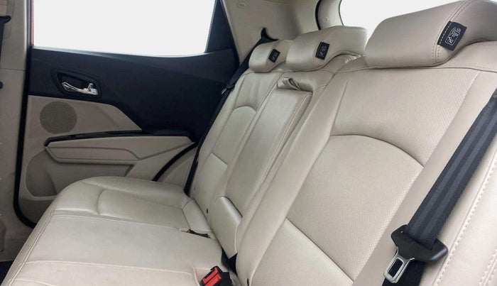 2021 Mahindra XUV300 W8 (O) 1.2 PETROL, Petrol, Manual, 18,573 km, Right Side Rear Door Cabin