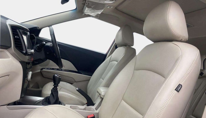2021 Mahindra XUV300 W8 (O) 1.2 PETROL, Petrol, Manual, 18,573 km, Right Side Front Door Cabin