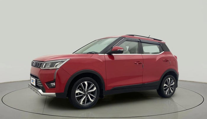 2021 Mahindra XUV300 W8 (O) 1.2 PETROL, Petrol, Manual, 18,573 km, Left Front Diagonal