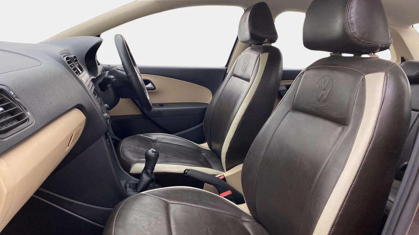 2017 Volkswagen Ameo COMFORTLINE 1.2L, Petrol, Manual, 64,689 km, Right Side Front Door Cabin