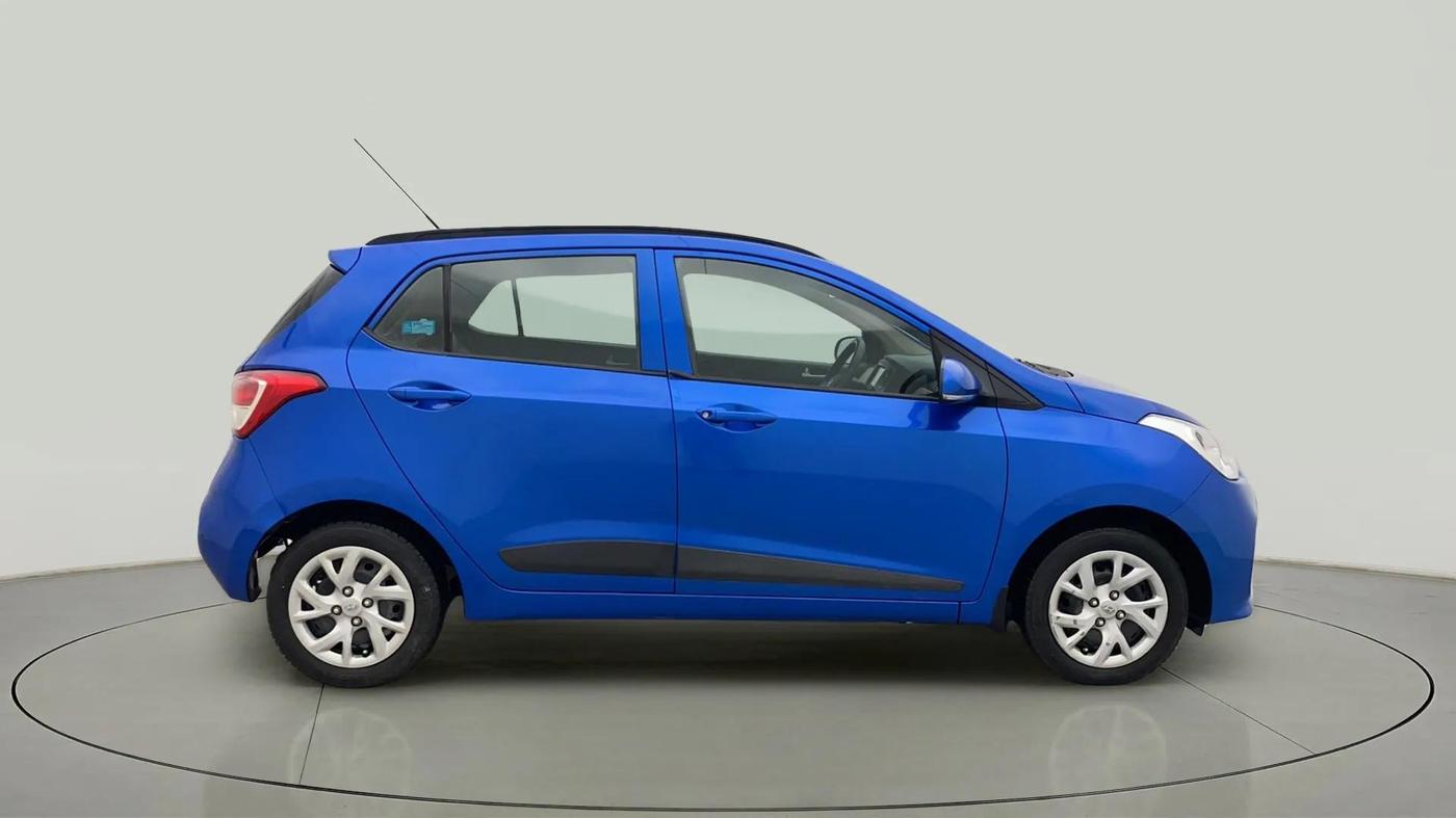 2017 Hyundai Grand i10 SPORTZ (O) 1.2 KAPPA VTVT, Petrol, Manual, 22,850 km, Right Side View
