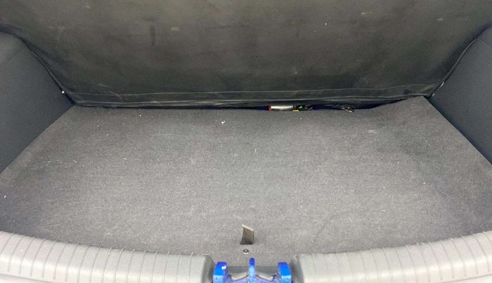 2017 Hyundai Grand i10 SPORTZ (O) 1.2 KAPPA VTVT, Petrol, Manual, 22,850 km, Boot Inside