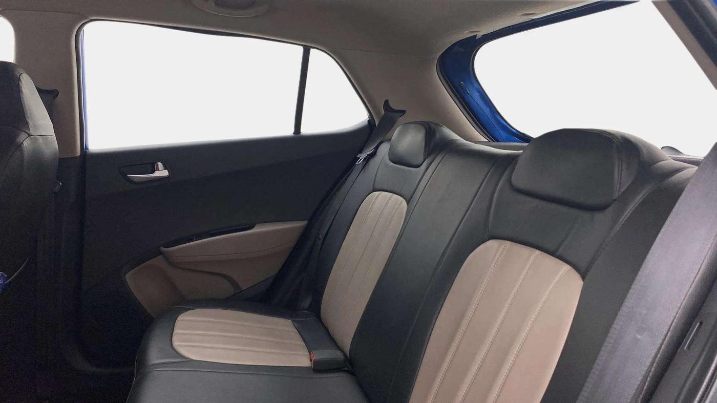 2017 Hyundai Grand i10 SPORTZ (O) 1.2 KAPPA VTVT, Petrol, Manual, 22,850 km, Right Side Rear Door Cabin