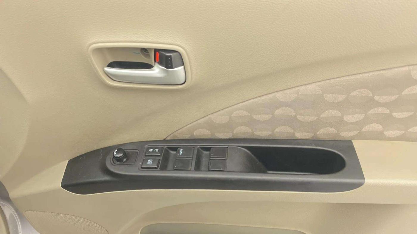 2017 Maruti Celerio ZXI AMT (O), Petrol, Automatic, 48,798 km, Driver Side Door Panels Control