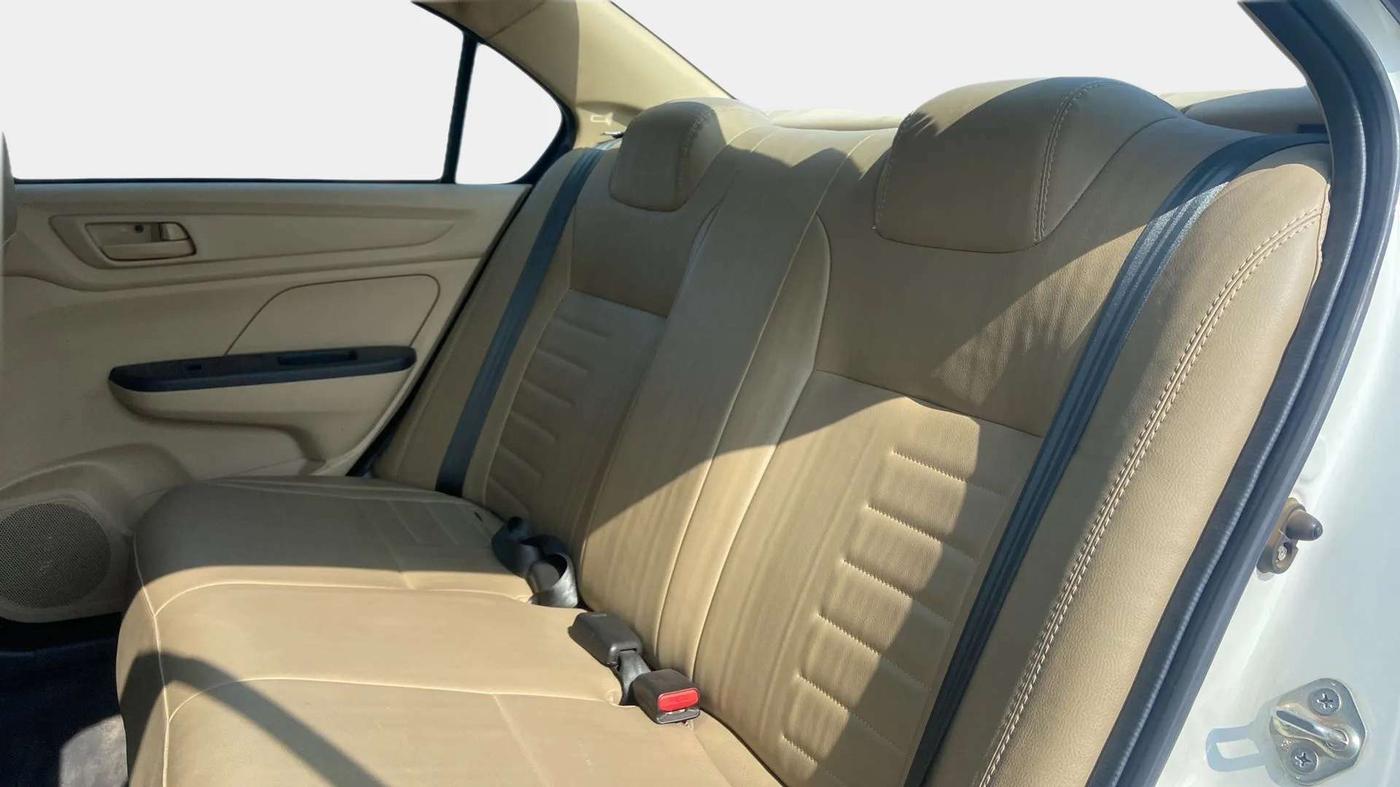2022 Honda Amaze 1.2L I-VTEC E, Petrol, Manual, 26,426 km, Right Side Rear Door Cabin