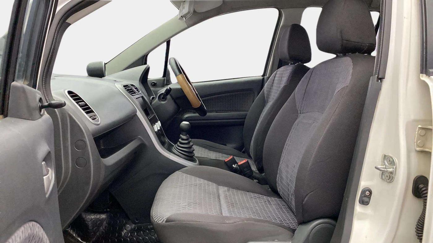 2015 Maruti Ritz VXI, Petrol, Manual, 73,546 km, Right Side Front Door Cabin