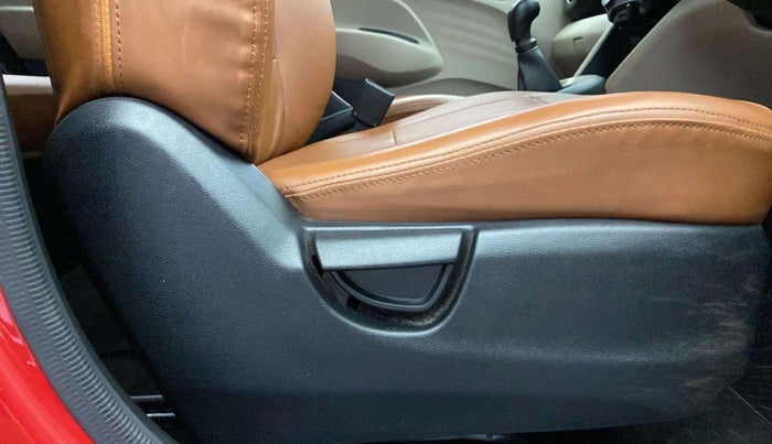 2019 Hyundai NEW SANTRO MAGNA, Petrol, Manual, 71,117 km, Driver Side Adjustment Panel