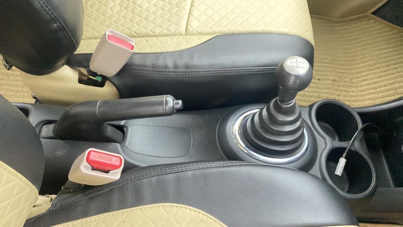 2013 Honda Brio S MT, Petrol, Manual, 59,241 km, Gear Lever