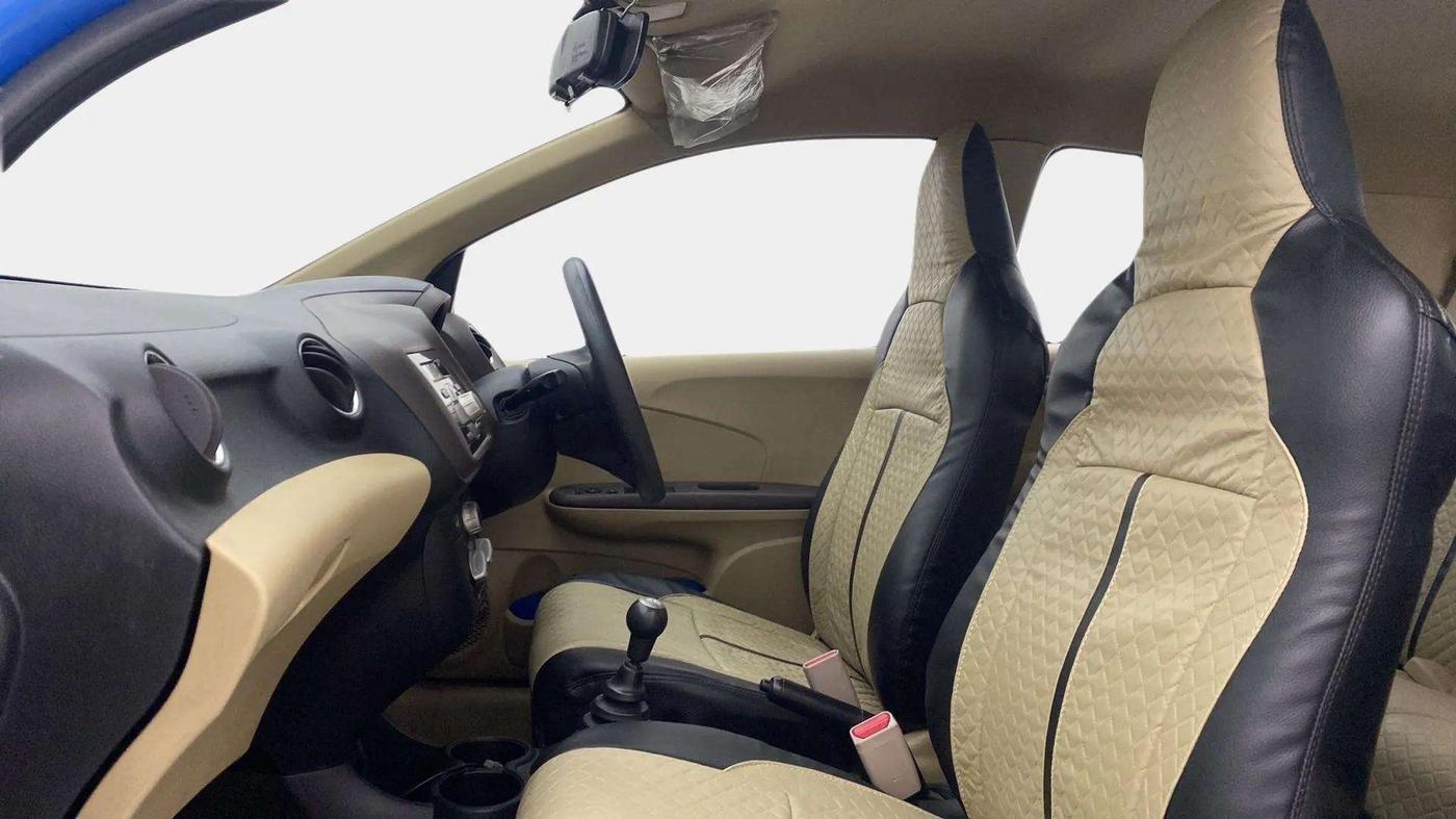 2013 Honda Brio S MT, Petrol, Manual, 59,241 km, Right Side Front Door Cabin
