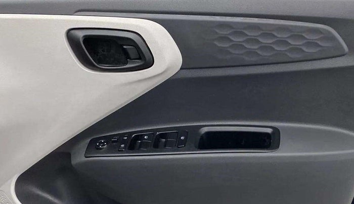 2022 Hyundai GRAND I10 NIOS MAGNA 1.2 KAPPA VTVT, Petrol, Manual, 27,928 km, Driver Side Door Panels Control