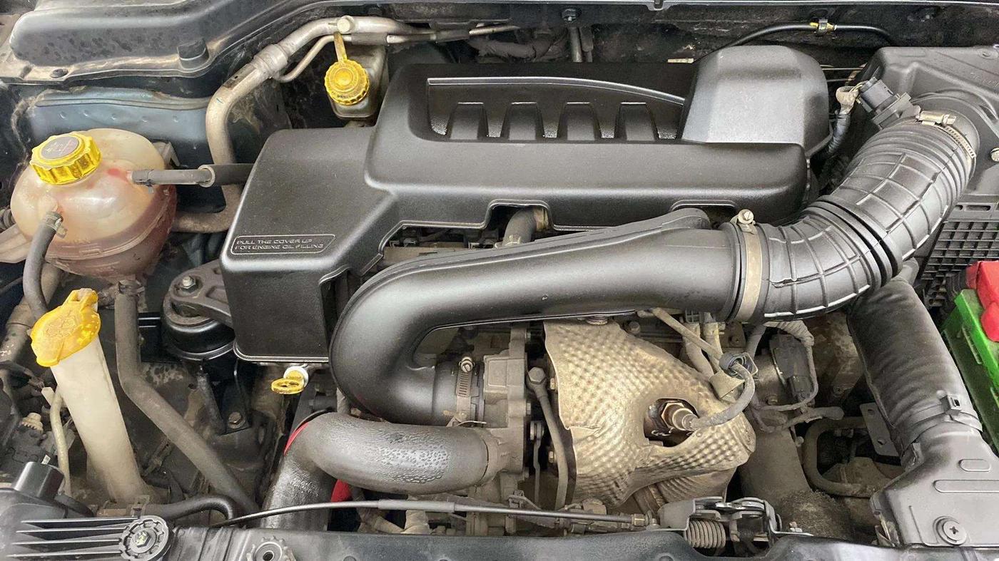2020 Mahindra XUV300 W8 1.5 DIESEL AMT, Diesel, Automatic, 69,702 km, Open Bonet