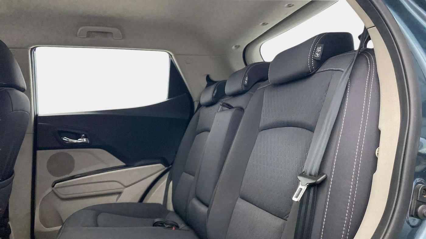 2020 Mahindra XUV300 W8 1.5 DIESEL AMT, Diesel, Automatic, 69,702 km, Right Side Rear Door Cabin