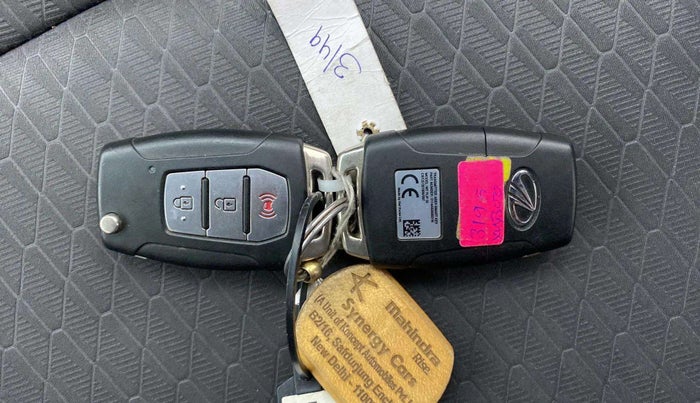 2020 Mahindra XUV300 W8 1.5 DIESEL AMT, Diesel, Automatic, 69,702 km, Key Close Up