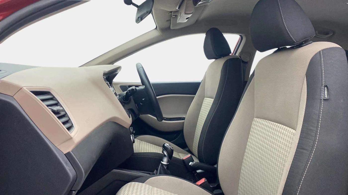 2019 Hyundai Elite i20 ASTA 1.4 CRDI (O), Diesel, Manual, 20,720 km, Right Side Front Door Cabin
