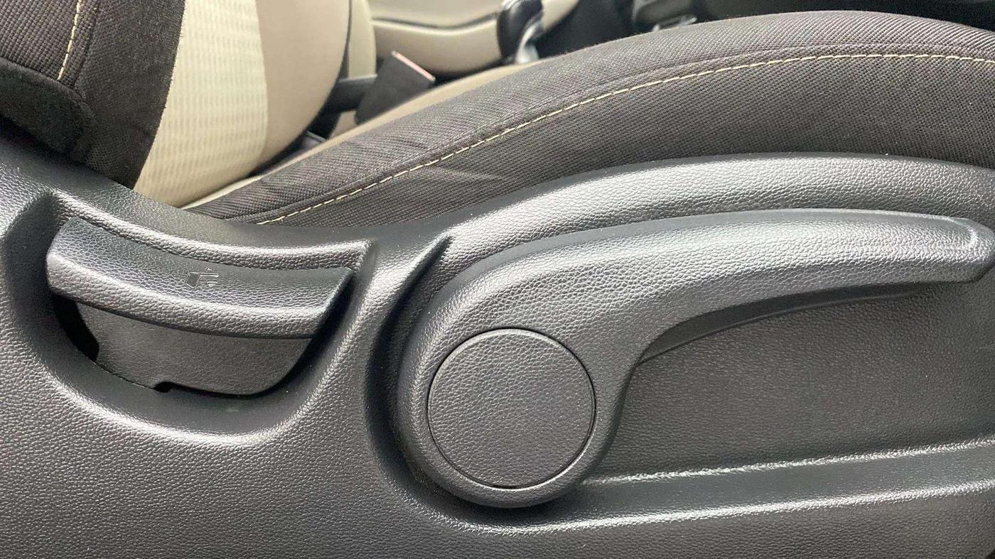 2019 Hyundai Elite i20 ASTA 1.4 CRDI (O), Diesel, Manual, 20,720 km, Driver Side Adjustment Panel