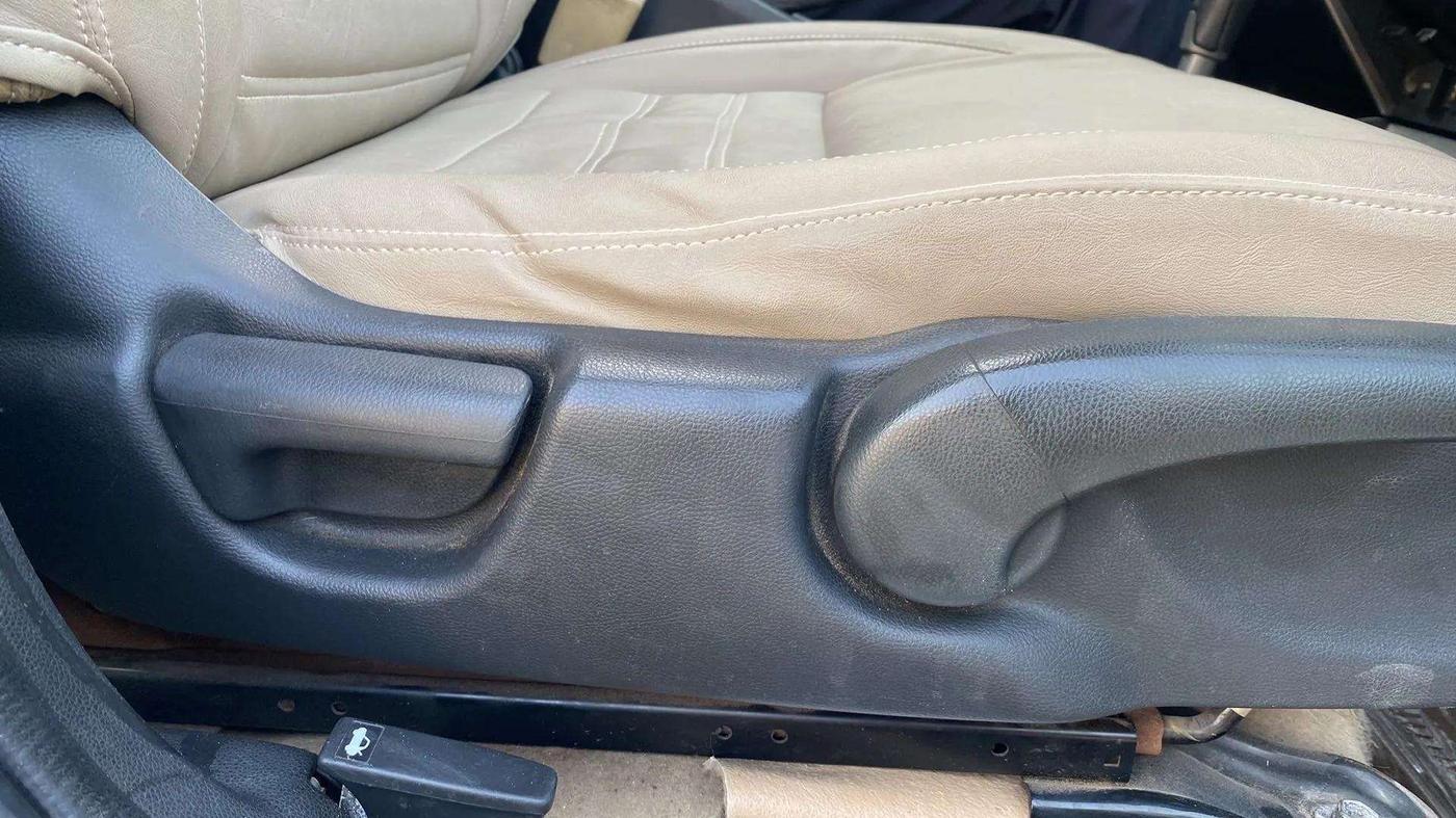 2014 Honda City 1.5L I-VTEC VX CVT, Petrol, Automatic, 63,094 km, Driver Side Adjustment Panel