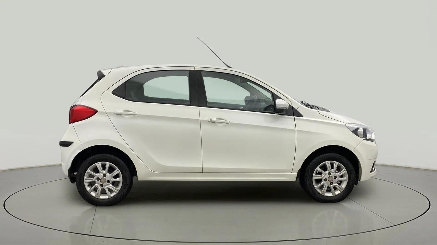 2018 Tata Tiago XZ PETROL, Petrol, Manual, 46,907 km, Right Side View