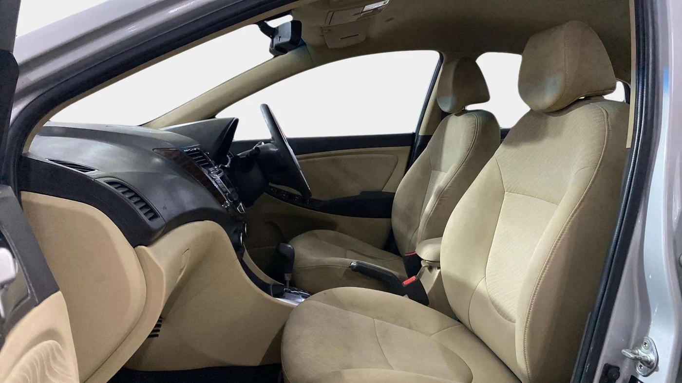 2016 Hyundai Verna 1.6 VTVT S AT, Petrol, Automatic, 80,731 km, Right Side Front Door Cabin