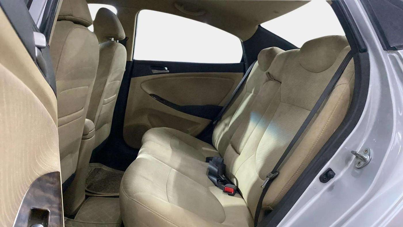 2016 Hyundai Verna 1.6 VTVT S AT, Petrol, Automatic, 80,731 km, Right Side Rear Door Cabin